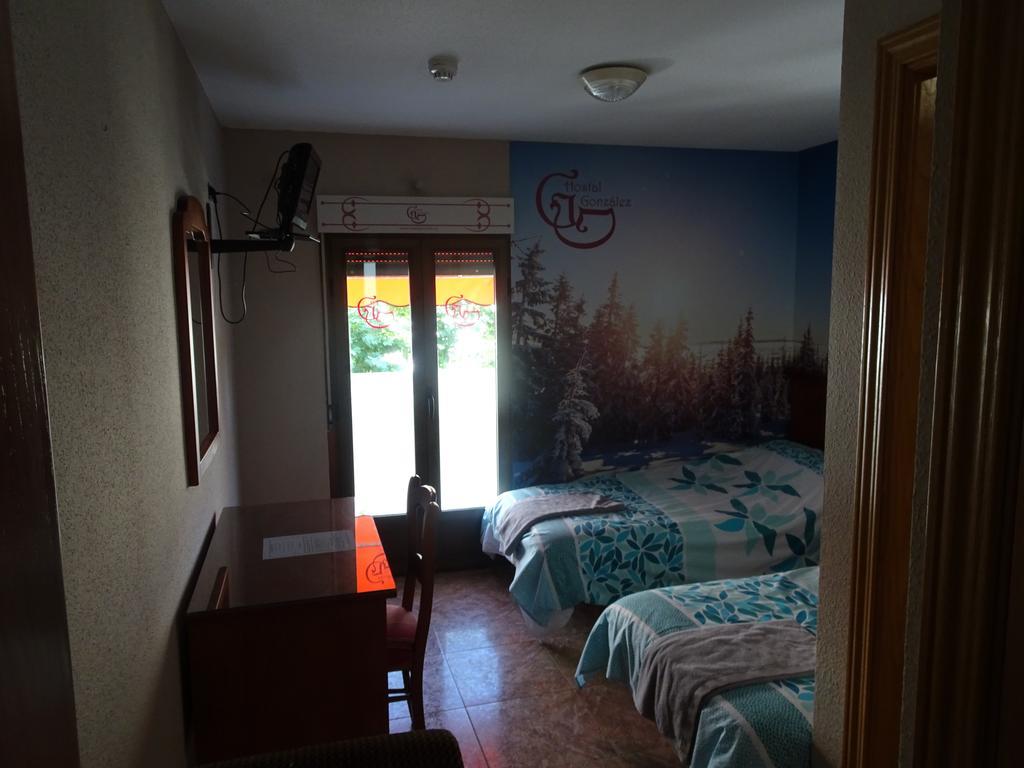 Hostal Gonzalez Guadarrama Exterior foto